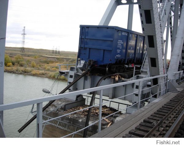 Вот какие ещё бывают происшествия на железных дорогах: