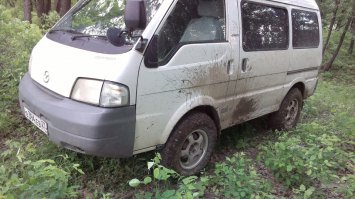 Путешествуем на полноприводной Боньке. Mazda Bongo 4WD
Небольшие габариты при офигенной вместительности, приличный клиренс и умеренный аппетит. Делика возможно лучше, но Бонька берет своё надежностью и дешевизной запчапстей и расходников.