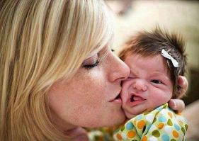 НУ ВОТ ОПЯТЬ!!!... ВЕЧНО СХВАТИТ.... ОБСЛЮНЯВИТ... ПРИЧЁСКУ ПОМНЁТ!!!....)))