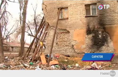 Я не против олимпиад, и соглашусь со всеми твоими словами, олимпиады и другие крупные спортивные мероприятия необходимы человечеству...Действительно победы наших спортсменов очень радуют и поднимают самосознание нации!!! Это прекрасный праздник спорта!!! И я безмерно счастлив был бы от этой олимпиады и был бы рад той подготовкой к ней как показывают по телевизору, но...У меня через дорогу стоит закрытый спортивный комплекс с бассейном, который СТРОЯТ УЖЕ 9 ЛЕТ И НИКАК НЕ МОГУТ ОТКРЫТЬ, а я очень на него рассчитывал, ПОТОМУ ЧТО ТОЖЕ ХОЧУ ЗАНИМАТЬСЯ СПОРТОМ, как и многие мои земляки-архангелогородцы!!! ПОЧЕМУ Я ХУЖЕ ЖИТЕЛЕЙ КРАСНОДАРСКОГО КРАЯ(хотя им тоже ничего не светит от этой олимпиады, знаю потому что родственники в Адлере живут), почему про нас то забыли и бросили всё на месячник спорта в отдельно взятом месте!!! Я ведь тоже гражданин России, плачу исправно налоги, но не могу заниматься спортом...Почему на мне экономят? Я готов гордиться достижениями наших спортсменов И БУДУ ЭТО ДЕЛАТЬ, ТАКИЕ МЫ -РУССКИЕ ЛЮДИ, но буду завтра проходить возле
закрытого спортивного комплекса и снова вздыхать - ПОЧЕМУ? (а если говорить что во всем местные власти виноваты, так это у нас федеральный объект, а местные власти ссылаются на олимпиаду )

Насчет проноса факела,и отношения к нему людей так лучше наверно спросить у жителей дома в Саратове, которым подперли трубами дом, чтоб не рухнул, в середине января... И как раз пронесли факел по городу...И власти заявляют, что это ПЕРВООЧЕРЕДНОЕ СОБЫТИЕ ДЛЯ ГОРОДА... Значит ли это что люди у нас и их жизнь - это второстепенная задача? Интересно, как жители этого дома относятся к этому судьбоносному событию в их городе? Или их жизнь не стоит этого? 

А вот шведы почему то отказались от олимпиады, хотя у них в каждом дворе есть БЕСПЛАТНЫЙ спортивный комплекс (говорю, потому что не раз был в Стокгольме, и пользовался ими) и проблем со построенными спортивными объектами нет и не будет...