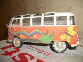 Прекрасный экземпляр!
А этот с моей полки, собранный заботливыми руками в начале моего увлечения моделизмом)):