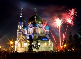 Хиленькая подборка. Неужели в 50 самых красивых храмов не попал этот? Омск.