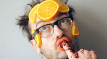 Я бы сказал... местами...живые фотографии. Порадовал Яценюк в Европе.