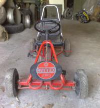 У меня был карт Лидер. Огонь все эти машинки мялись от столкновений с ним как бумага )))) А еще классно было когда тебя кто-то толкал))