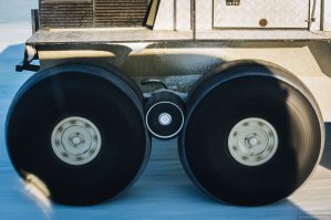 А в какую сторону крутятся колёса???