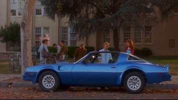 А я смотрел в 90ых фильм "лунатики" и завидовал... думал вырасту и куплю такую себе. И че вы думаете ?) Их нет в продаже, а мечта есть))