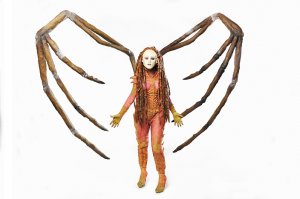 Это не косплей, а статуя, которая стоит в офисе Blizzard. 
Вот это косплей: