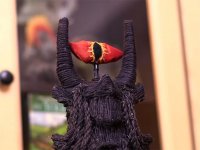 вышитый!!!!!!!!!!!