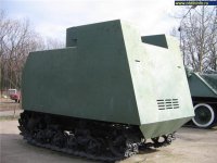 В 1941-ом, при обороне Одессы, два месяца румынских вояк гоняли вот такие "бронетрактора" НИ-1 (На Испуг), пока к городу не подошли части Вермахта