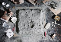 Они не оригинальны. 45 лет назад такой снимок уже делали :)