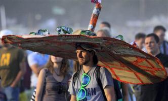 громадные шляпы будоражат умы