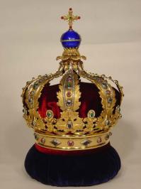 А вот моя скромная корона.