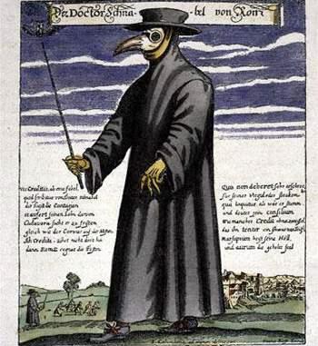 На первой фотке - чумной врач.
На второй - псевдокентавр из Fallout.