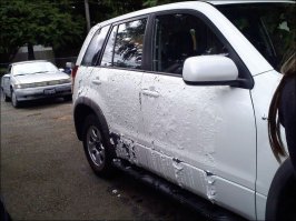 ВОТ НАПРМЕР ЧТО ДЕЛАЕТ ТОРМОЗНАЯ ЖИДКОСТЬ С ЛКП АВТОМОБИЛЯ