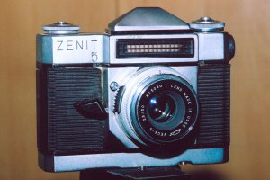 Не хватает первого фотоаппарата с возможностью серийной съёмки до 3 к/сек - Ленинград. и "шпионского" Киев-30.
Так же думаю стоило подробнее написать о Зените-5 - первом в мире фотоаппарате со встроенным электроприводом.
Наконец то увидел пост, где правильно написано название разновидности фотоаппаратов - шкАльные, а не шкОльные. :)