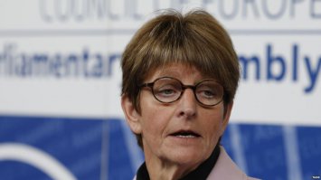 Пусть подставит свою задницу.... Хотя.. посмотрел на фото... Ну на*рен