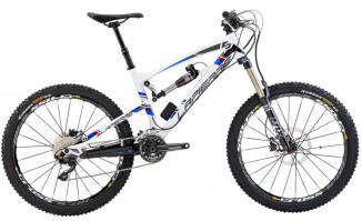 Никогда не надо покупать такие велосипеды ибо вы будите переплачивать за значёк на раме (ТОЛЬКО ЗА НЕГО!!!), а в результате получител очень посредтсенный транспорт. 
Я себе 2 года назад подбирал велосипед. Увидел в салоне БМВ неплохой (на первый взгляд) эндуро велосипед. Ценник был под 170к... пригляделся, почитал комплектуху и прифигел..а комплектуха крайне не интересная и дешёвая... 
В итоге купил себе Lapierre Spicy 516 E;I с интеллектуальной подвеской. Так мне еще и скидку в 20к сделали по карточке итого получилось 134к с очень достойной навеской вместо 170к за значёк БМВ с навеской на порядок ниже. 
Приложил фото БМВ и за ним мой Spicy