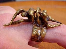 В принципе, подобные тебе индивидуумы легкопредсказуемы и просчитываются наперед. Так что урок, при всем твоем желании прошел мимо, ибо не по адресу. Так что по пунктам, раз так захотел.
1. Если ты заметил в к.л. МОЕМ посте или мнении любовь или почитание ВВП - скопипасть пожалуйста для меня лично, а то что то я не вижу. Если ты "...может быть и русский. А может быть и француз..." - хочется ответить словами Шнура:

"Мне не нравится многое в этой стране, потому что я истинный патриот. Те, которым нравится все в этой стране, наверное, ****ь, шпионы немецкие."

- точнее не скажешь. А если ты ИЗ ДРУГОЙ страны - то ТЕМ БОЛЕЕ Ferme ta bouche, ça sent mauvais. Людей же ПОКИНУВШИХ свою Родину в трудное время, а потом СРУЩИХ, плюющих и блюющих на своё прежнее место жительства, не так уж и давно называли точным и метким РУССКИМ словом "выродок" (т.е. выкидыш из рода).

2. Не открою тебе тайну, люди ВСЕ смертны. И вспомни надпись на известном кольце: Omnia transeunt et id qouque/etiam transeat

Дерзай. Пусть один из нас будет УМНЕЕ. И не ответит