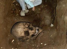 Альтернативная история?
Да ну... х.у.й.н.я... Люди от обезьяны произошли...
Кто-то верит, кто-то нет. Его право