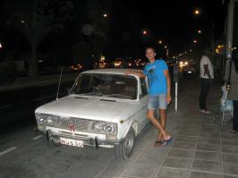 тройка была зашпаклёвана меловой шпаклёвкой..)) да и руль справа..