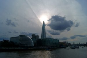 А вот вам Око Саурона из Лондона.
Самое высокое здание Англии.