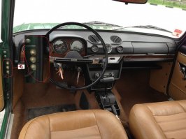 меня больше прикололо вот это. ТРИ!!!! концевика на двери!! нахрена?