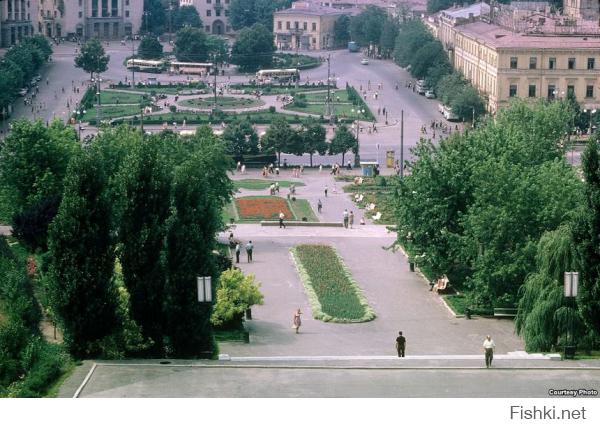 Майдан 1963 и 2014. Видна разница, где "проклятый кровавый совок" и незалэжна европейска краина?