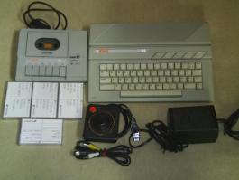 Начинал осваивать игрушки и Бейсик на крутейшем тогда ATARI. Достался случайно и даром: на игровой клуб заказали 4 по документам, а пришло 5.