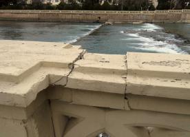 Если кто не верит, вот такого качества строительство данной набережной. Через пару лет 300 млн уплывут в море.