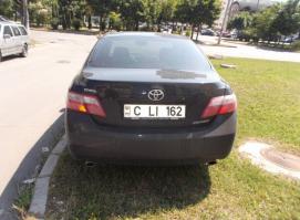 А вот вам мэр славного города Кишинёв и его рабочая лошадка (которую водит он лично) - Дорин Киртоакэ, русофоб и проевропейский градоначальник, без пяти минут цивилизованный румын и европеец))))