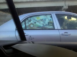 Скорее бы все мусоровозы, такими компактными стали, а то не успеешь с утра со двора выехать, стой жди...