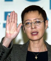 в связи с этим у меня вопрос, Ирина (Ивао) Хакамада это мальчик или девочка? на мой взгляд, у нее модель поведения молодого п.и.д.а.р.а.с.а....