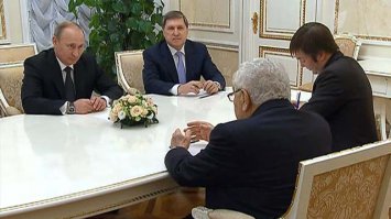 Генри Киссинджер, приезжая в Россию, всегда первым делом встречается с Путиным.