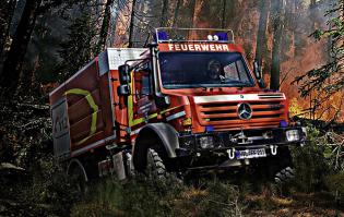 Или вот, с мигалками, для перевозки номенклатуры на охоту и рыбалку: