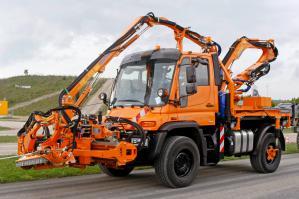 Не, у Шварценеггера базовая комплектация, в обвесе Unimog примерно так выглядит: