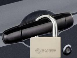 по любому дома один ненужный есть )
и побольше ! амбарный )чтоб не уехал и пилил на месте !