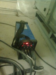 вот мега сварщик -легко делает такую красоту )
таким аппаратом.
втроём бункер сделали - лучше всех
потом водили остальных для примера )