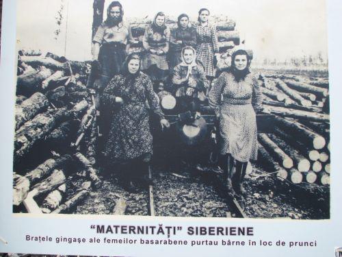 депортированные женщины  Молдавии на лесоруб...и кто хуже Нацысты или СССР?