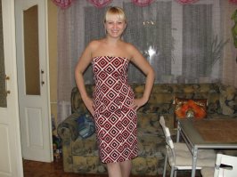 А у меня платье на НГ такой расцветки, что особо выпивших может укачать и стошнить )))