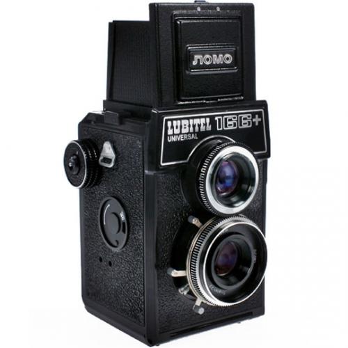 Был уменя подобный фотоаппарат. В 90е плёнку трудно было для него купить. 60мм по 12 кадров с бумагой на изнанке красно-чёрной с цыфирками