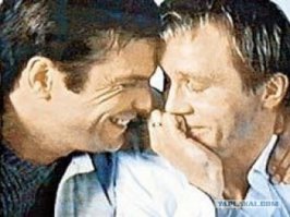 А я с удовольствием слушаю музыку Чайковского, не задумываясь... Здесь, примерно, тот же случай. Смотрю на талант, личная жизнь ничья не интересует, если не выпячивают намеренно, создавая P.R.