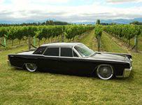 БМВ конечно круто но, а как вам вот это: 1961 Lincoln Continental 53a