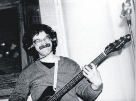 "А усы и подделать можно!"