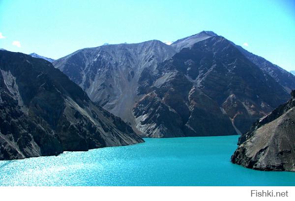 Таджикистан. 
Озеро Каракуль, озеро Сарез и Нурексое озеро.