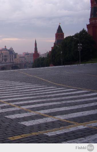 есть куча снимков пустой москвы питера