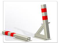 В первом случае утяжелить блинами от штанги, во втором привернуть анкерами к асфальту.
Прикрывать их собой , а в последний момент  отбегать в сторону. ))