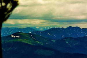 А это мои любимые Ергаки, Красноярский край, июль. Вид на Араданский хребет.