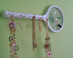 "Владелица этой вешалки спортивная девушка"