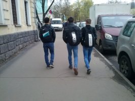 у них и у нас, давече птушников сфоткал