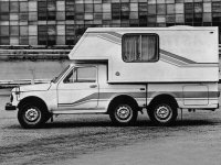 ВАЗ Нива '1977
"Малоизвестный проект инженеров из Прибалтики - короткая открытая машина с пристёгивающимся "домом" на колёсах. На ВАЗе не сохранилось даже опытного образца"